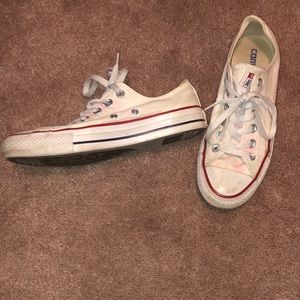 White converse chick taylors